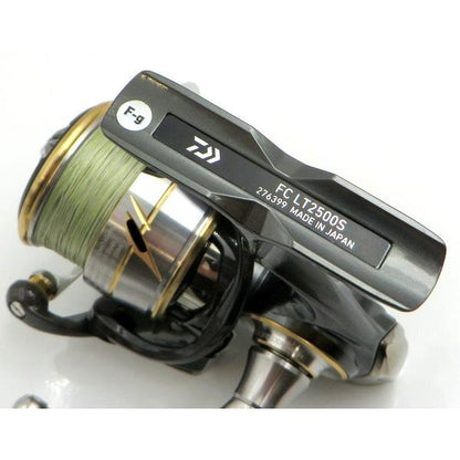 中古（目立った傷や汚れなし） ダイワ 20ルビアス FC LT2500S DAIWA LUVIAS スピニングリール リール 釣具 釣り 00060202 TA0068 ◇