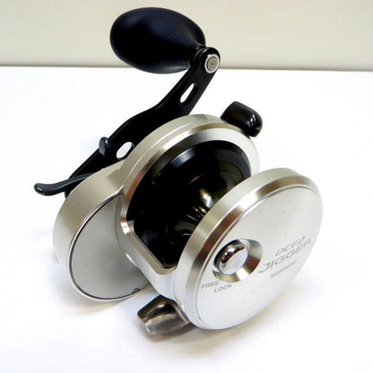 中古（やや傷や汚れあり） シマノ SHIMANO 11 オシアジガー 2000NR-PG RH70 02763 ジギング用 ベイトリール ◇TA0091