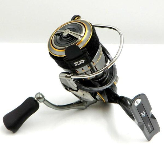 中古（目立った傷や汚れなし） ダイワ 21ルビアスエアリティー FC LT2000S-H DAIWA スピニングリール リール 釣具 釣り 00060333 (109553) TA0076 ◇